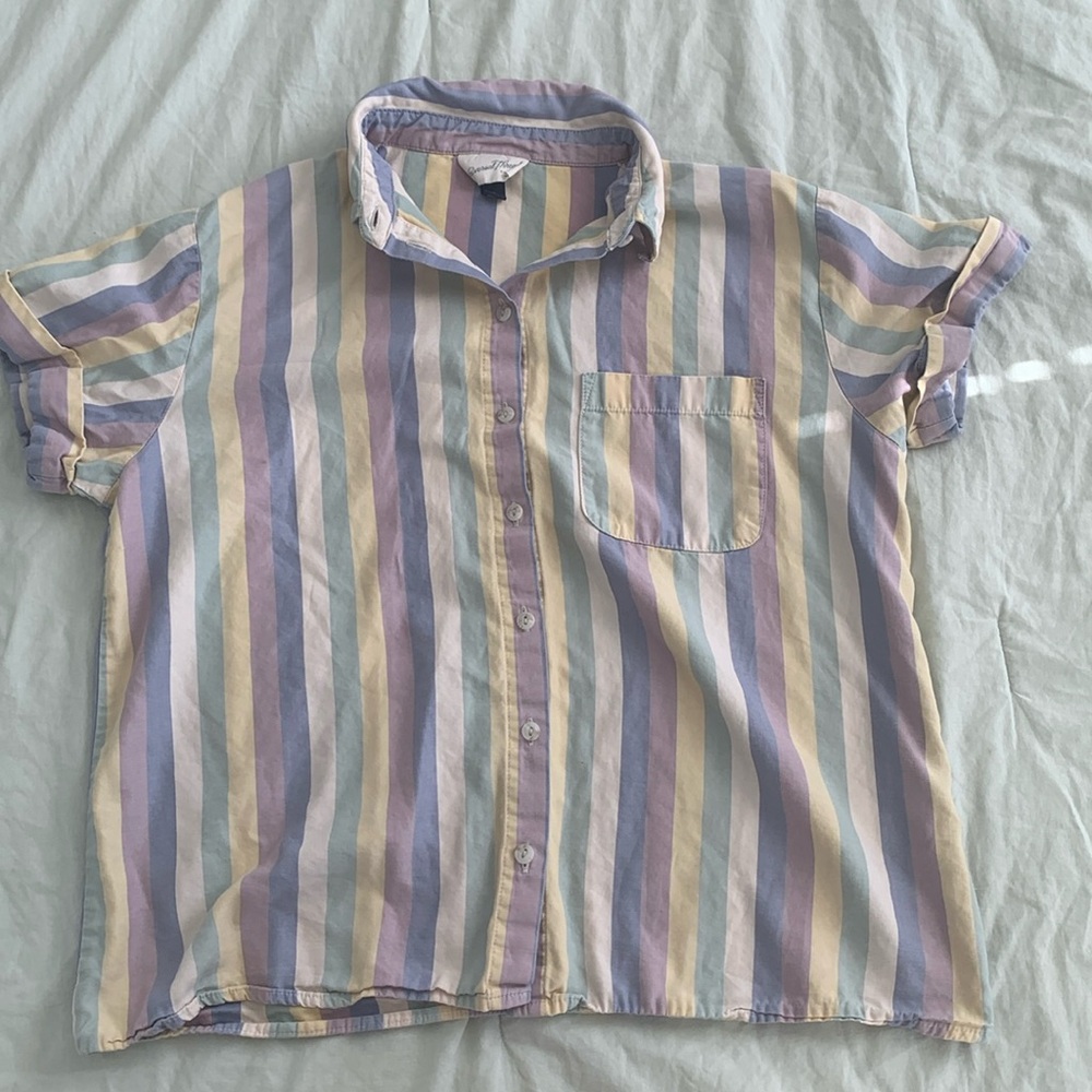 Sized Small Summer / Beach Button Up Short Sleeve Shirt